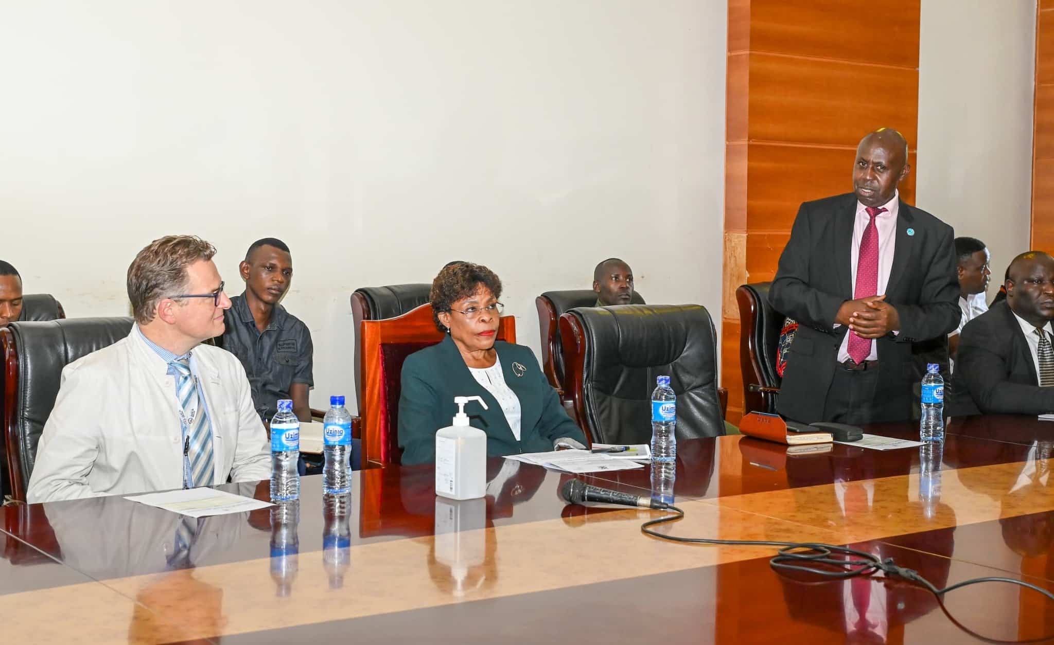 SH-ACU Hosts UK Consultant on Fighting the Supply Side of Corruption